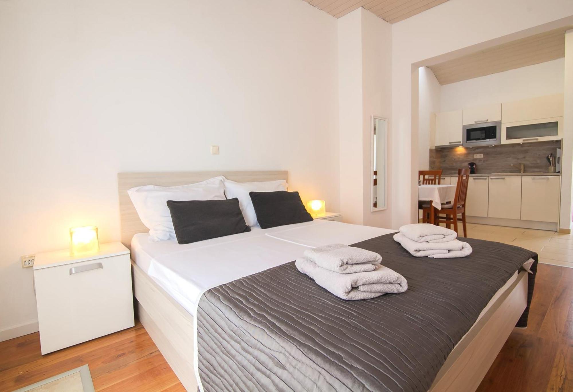 Helvetia Sunny Apartments Bol Eksteriør billede
