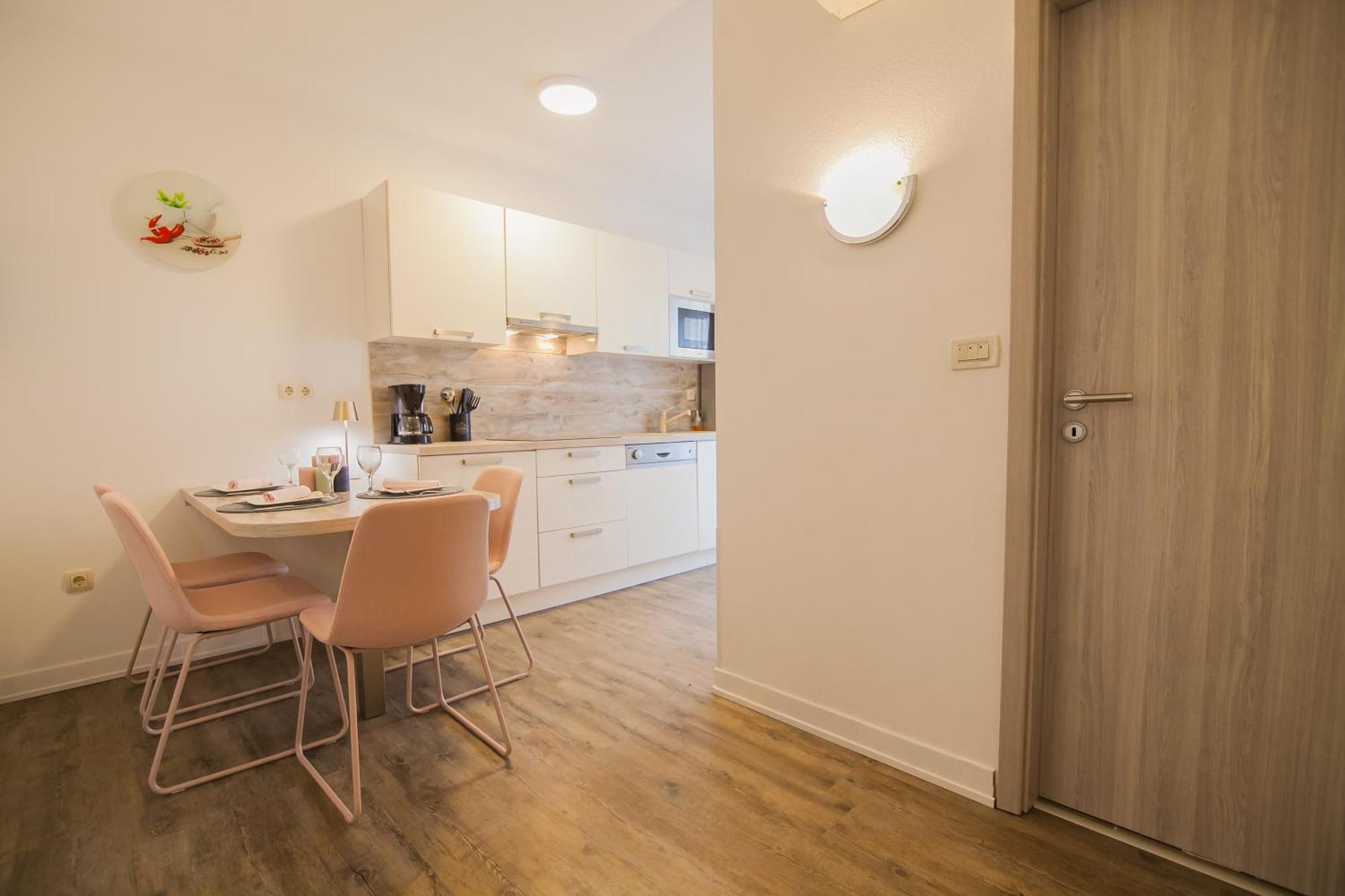 Helvetia Sunny Apartments Bol Eksteriør billede