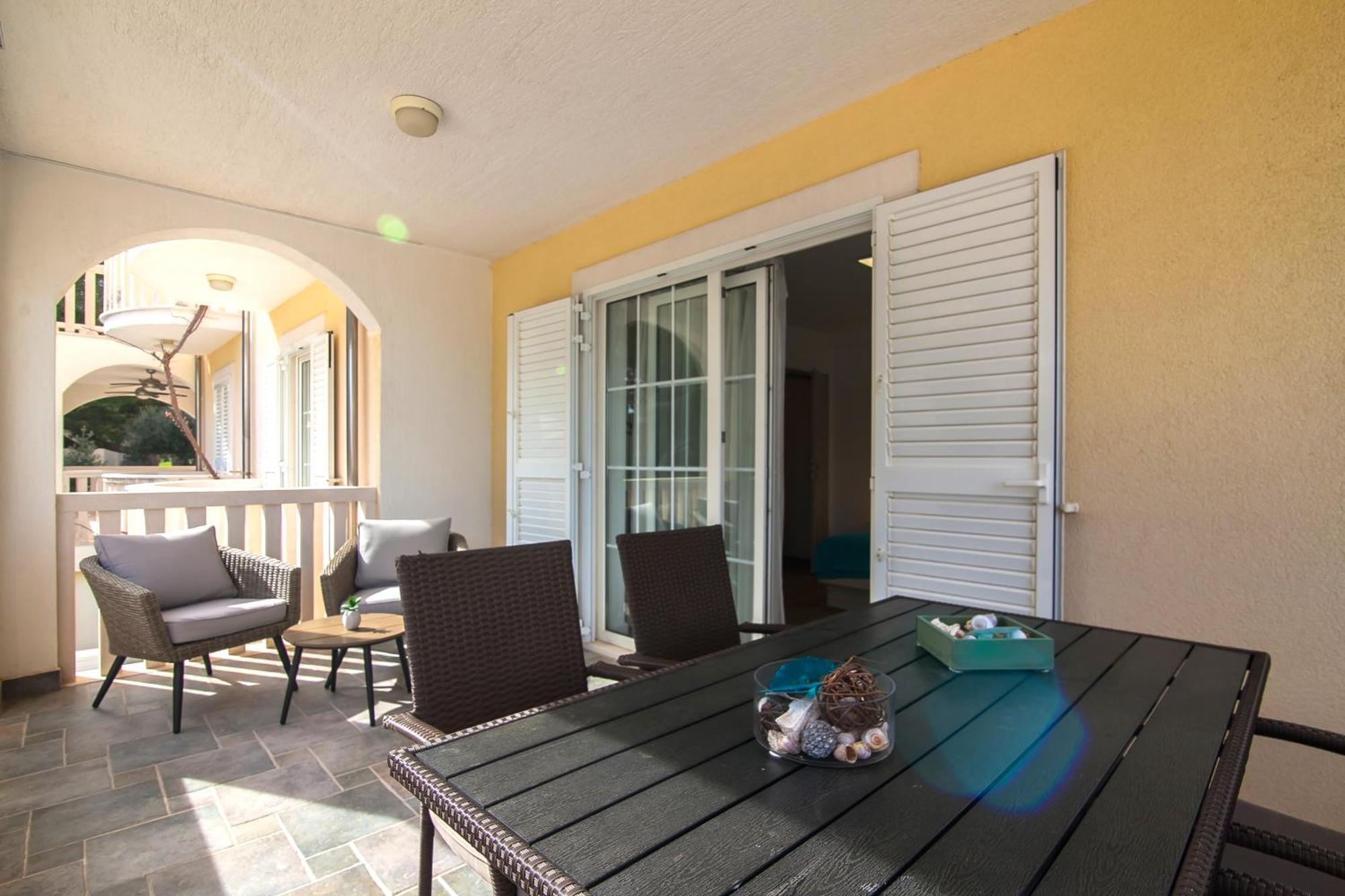 Helvetia Sunny Apartments Bol Eksteriør billede